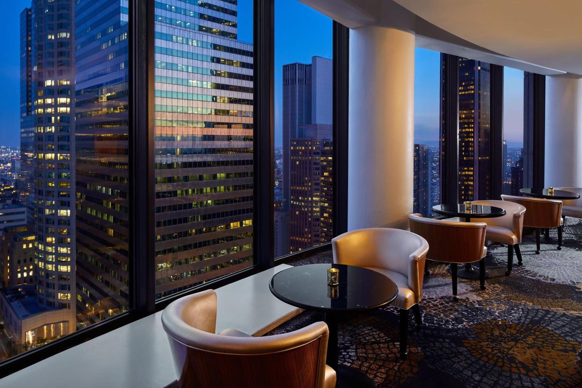 The Westin Bonaventure Hotel & Suites, Los Angeles Exterior photo