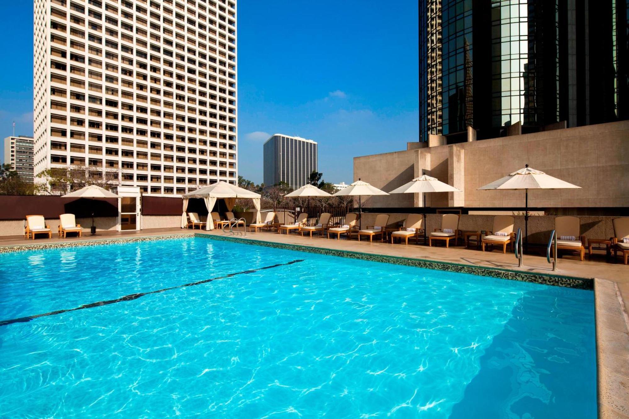 The Westin Bonaventure Hotel & Suites, Los Angeles Exterior photo